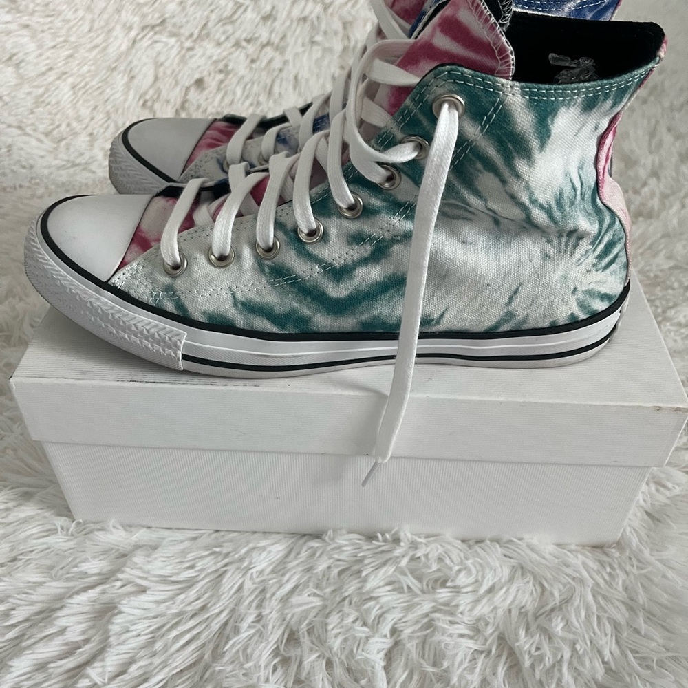 Converse high top